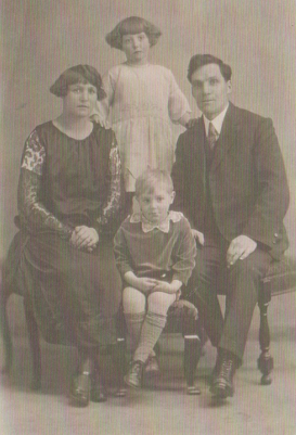 Albert Abram with Kit, Gwen and Sonny.