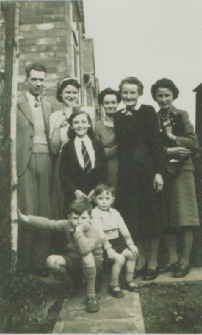 Louisa Jane Clarke (nee Shortland) and daughters.